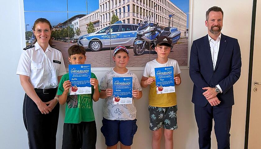 Polizei ehrt Kinder f&uuml;r Zivilcourage