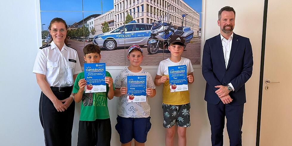 Polizei ehrt Kinder f&uuml;r Zivilcourage