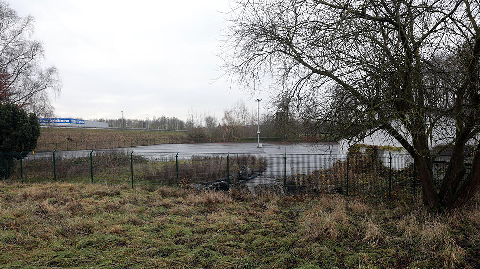 Der Standort für den neuen Recyclinghof an der B455. Er liegt nahe am Schwalheimer Brunnenwärterhäuschen