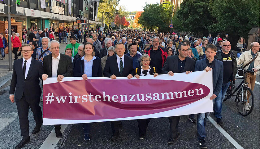 wirstehenzusammen_151019