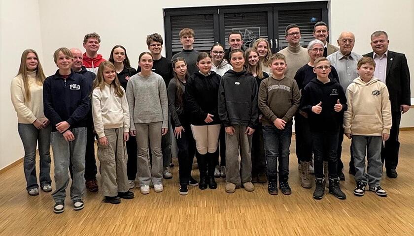 Stadt Neustadt ehrt erfolgreiche Sportler