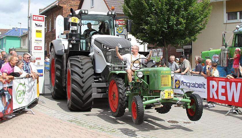 Traktor_Start_Fendt1050_261