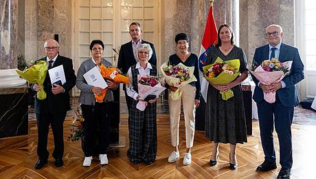 Pflegemedaille des Landes verliehen