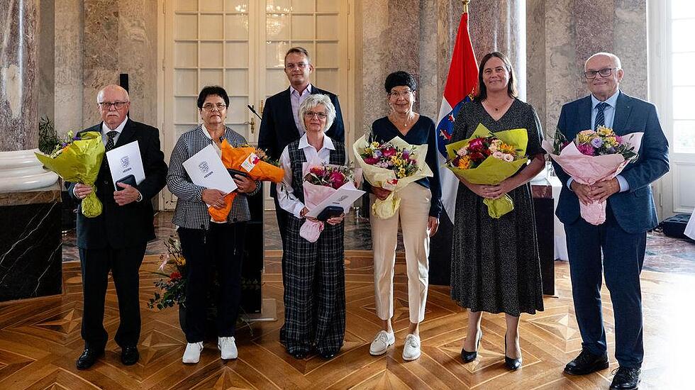 Pflegemedaille des Landes verliehen