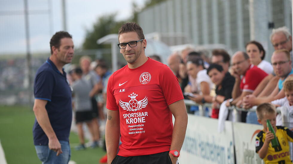 So feiert der FSV Fernwald seinen Kantersieg im Verbandsliga-Derby