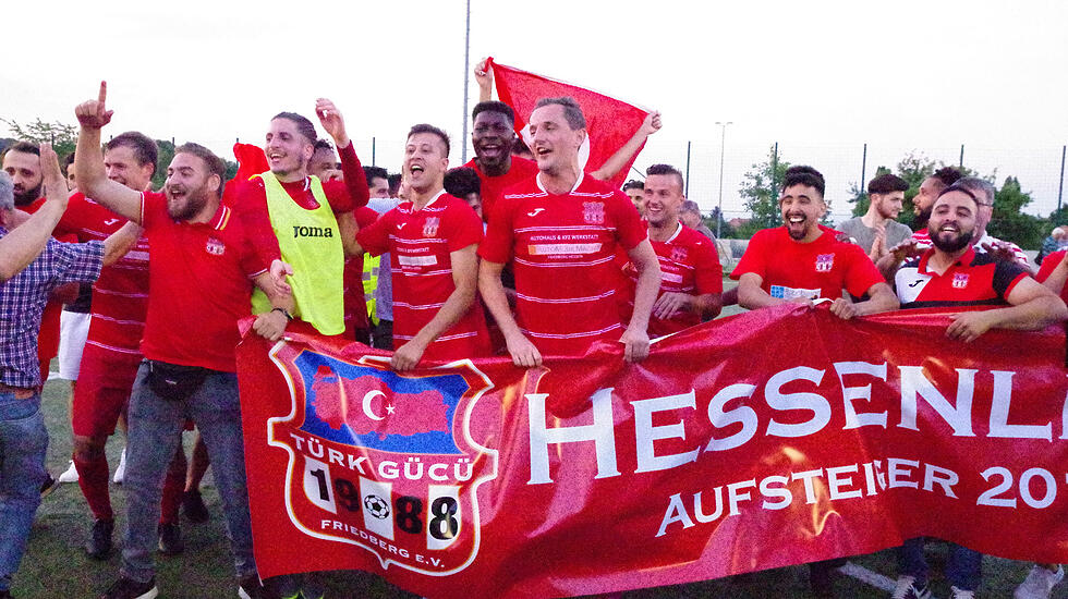 Die besten Bilder vom Aufstiegsspiel Türk Gücü Friedberg vs. FSV Fernwald