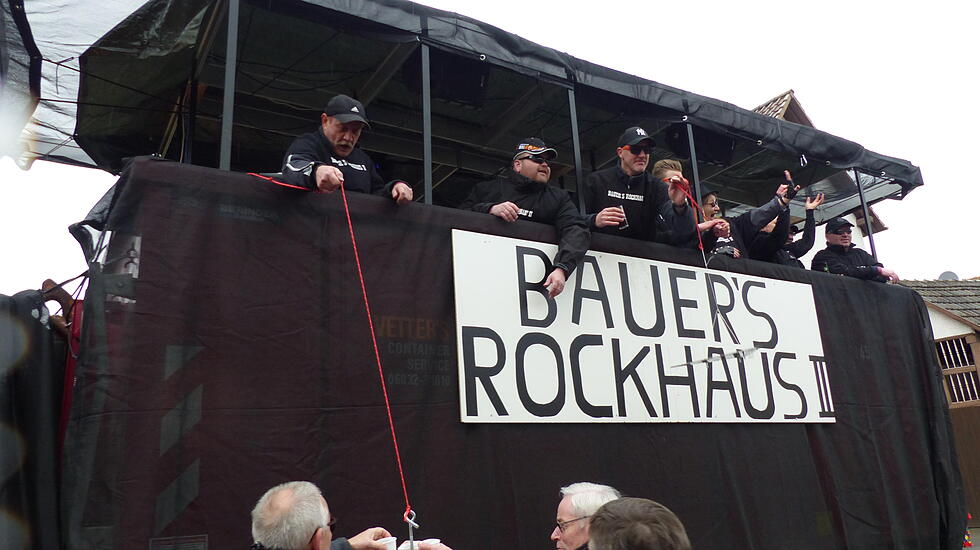 Grüningen steht Kopf, Helau in Hausen
