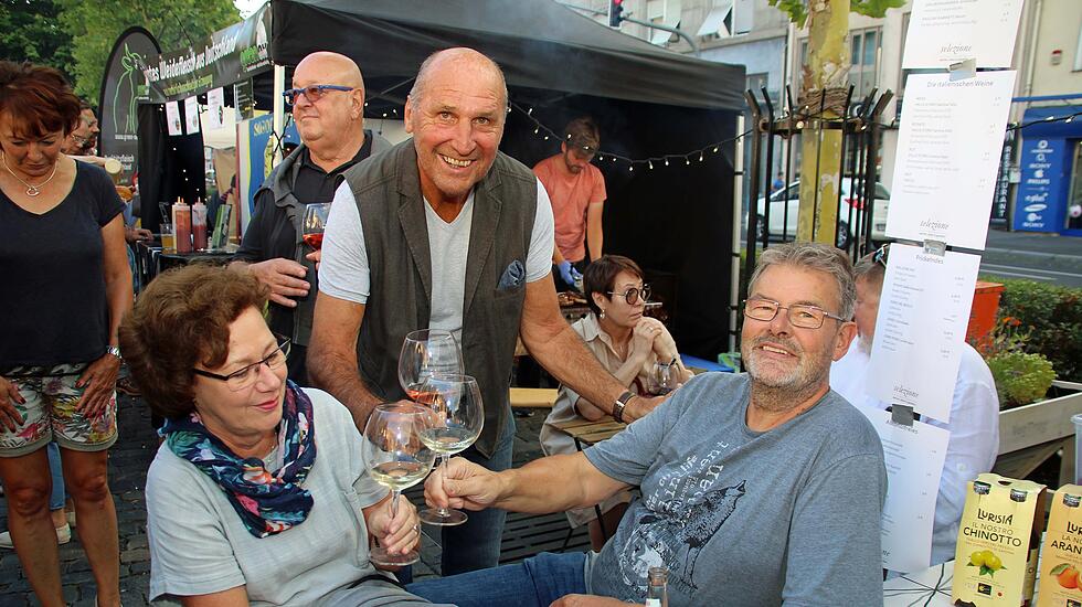 3. Feierabendtreff auf dem Elvis-Presley-Platz in Friedberg