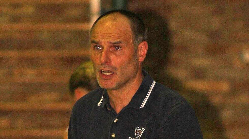 ERFOLG BEI DER PREMIERE: Grünbergs Frauenregionalliga-Basketballtrainer Ralf Römer hat beim 97:51 gegen den ASC Mainz II alles i