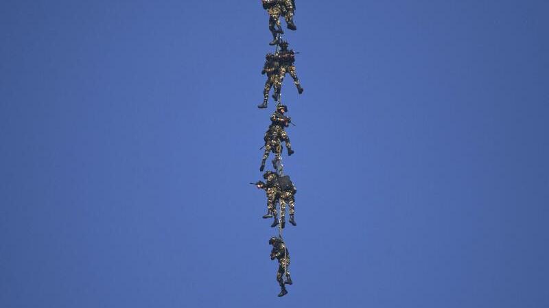In der Luft hängen