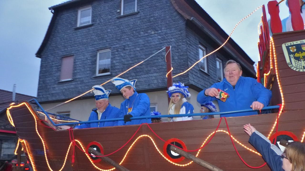 Rathausst&uuml;rmung, Umzug und Faschingsparty in Rosbach