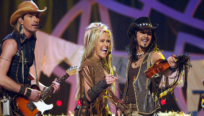 Unvergessen der 90er-Hit "Cottoneye Joe" von Rednex.