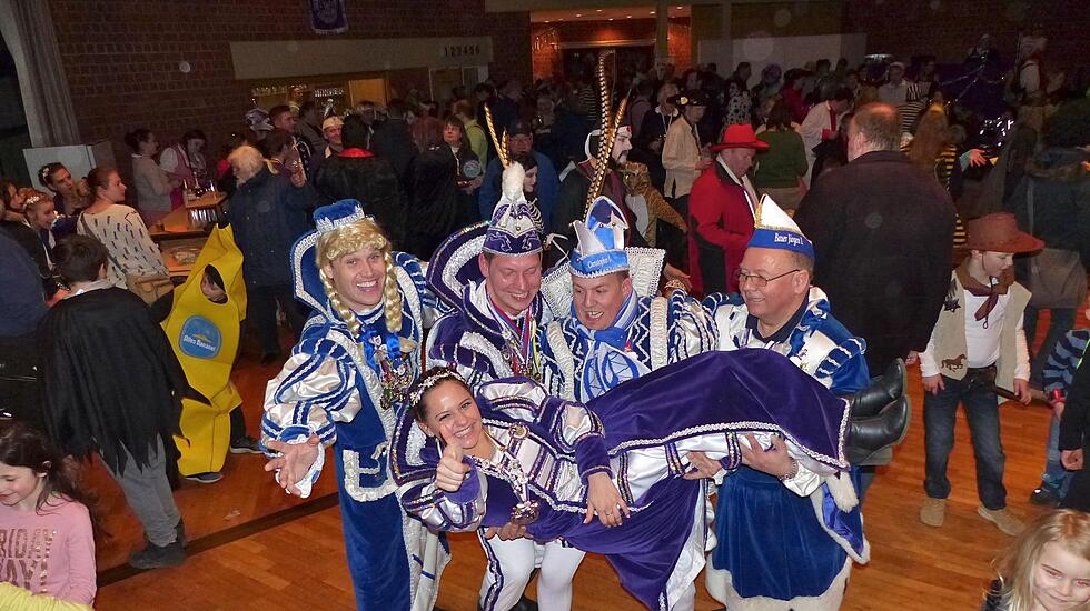 "Hasenspringer"-Umzug und Party in Rosbach