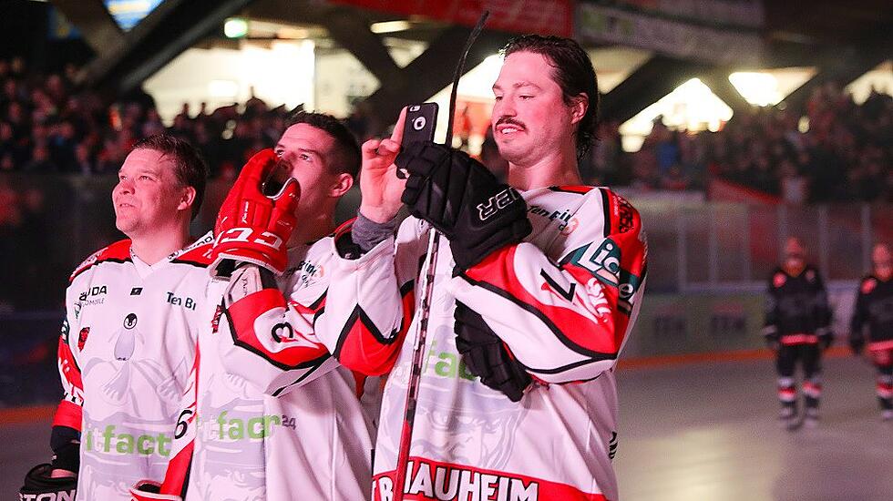 im Abschiedsspiel von Harry Lange - Team Harry & Friends gegen Team Oberliga-Meister