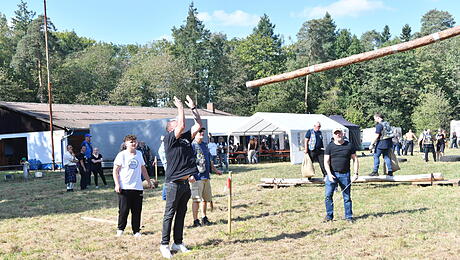 HighlandGames-Baumstamm2_26