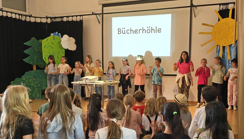 gikrei0905bücherhöhle_090525
