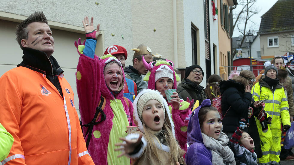 Bunter Faschingsumzug in Ober-Mörlen