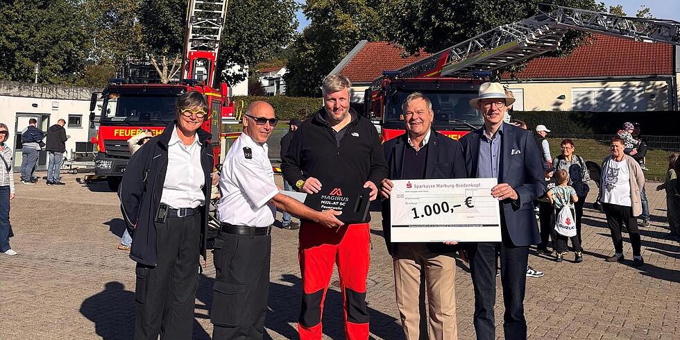 Zwei neue Drehleitern f&uuml;r Marburg