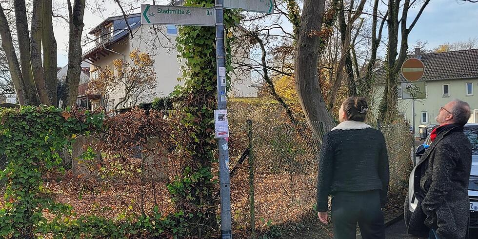 Schilder geben guten Rat f&uuml;rs Rad