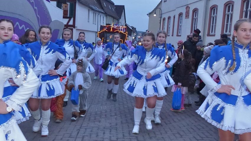 Rathausst&uuml;rmung, Umzug und Faschingsparty in Rosbach