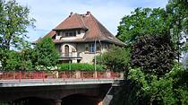 FÜR FILMAUFNAHMEN ist die alte "Stoll-Villa" in Ober-Mörlen schon mehrfach genutzt worden. Von Jürgen Petermann.