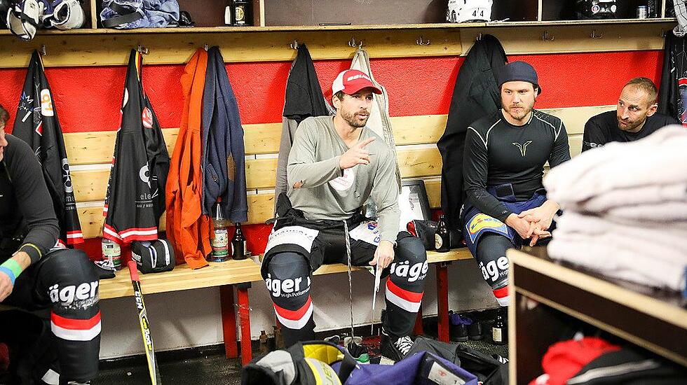 im Abschiedsspiel von Harry Lange - Team Harry & Friends gegen Team Oberliga-Meister