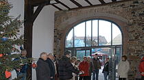 Ende 2007 ist das ehemalige Ökonomie-Gebäude als erstes Nebengebäude am Schlosshof fertig. Architekt Steffen Herrmann-Adamczyk erläutert Details.