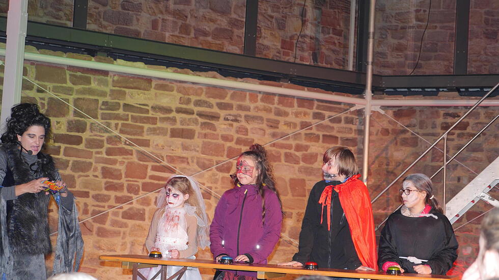 Halloween-Treiben in der Wasserburg