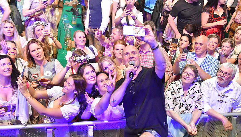 WiesnOliP-Selfie1_060525