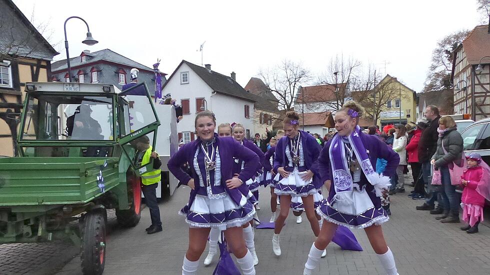 "Hasenspringer"-Umzug und Party in Rosbach