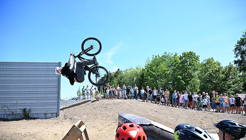 Pumptrack-Anlage in Steinbach er&ouml;ffnet