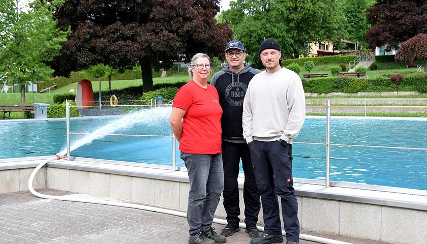 rueg_Schwimmbad-Schotten-Te