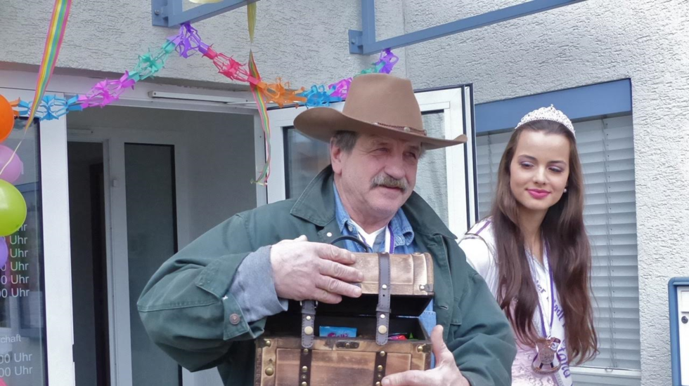 Rathausst&uuml;rmung, Umzug und Faschingsparty in Rosbach