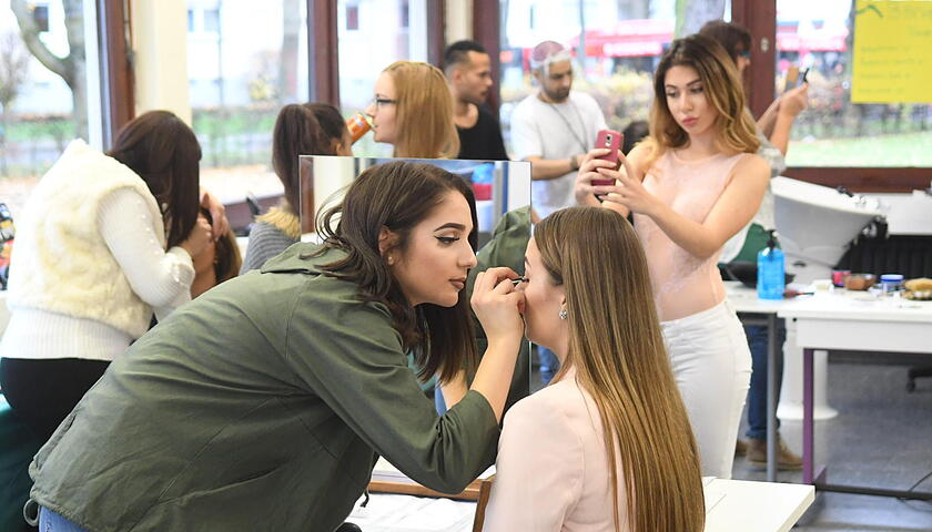 a-Aliceschule-Friseur2_2511