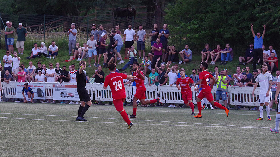 Die besten Bilder vom Aufstiegsspiel Türk Gücü Friedberg vs. FSV Fernwald