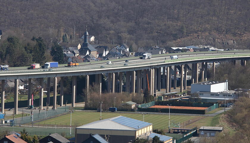 SM_C_sechshelden-talbrücke6