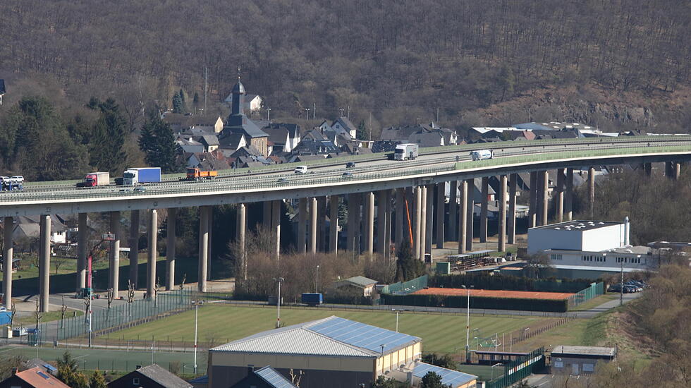 SM_C_sechshelden-talbrücke6
