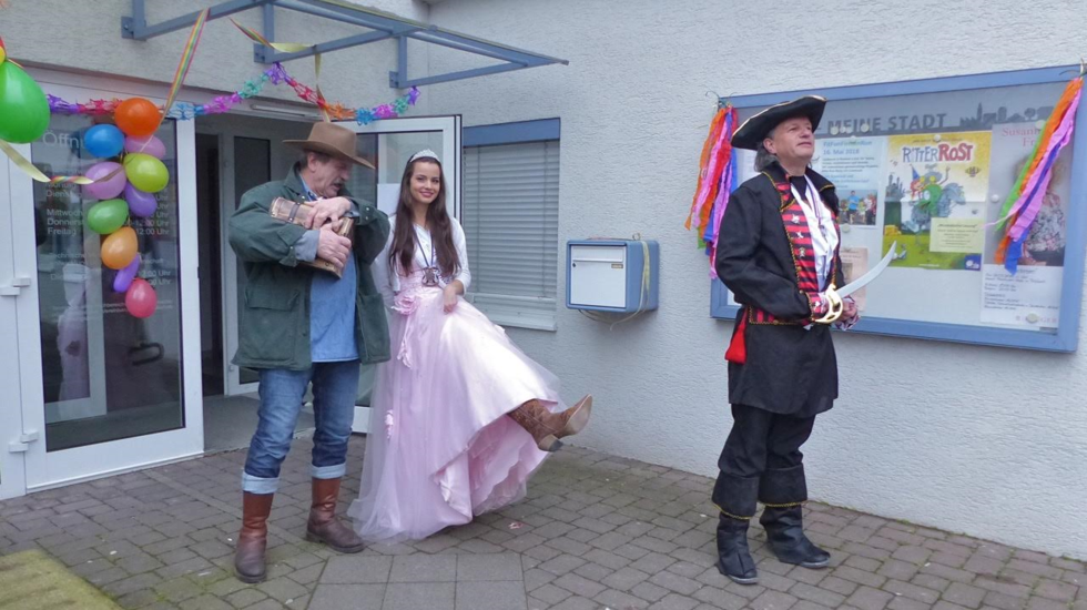 Rathausst&uuml;rmung, Umzug und Faschingsparty in Rosbach