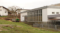 Linden: Turnhalle der Anne-Frank-Schule in der Schillerstraße. Bauherr: Landkreis Gießen   Baubeginn: Januar 2018, Fertigstellung: Ende 2019, Baukosten: 2,8 Millionen Euro