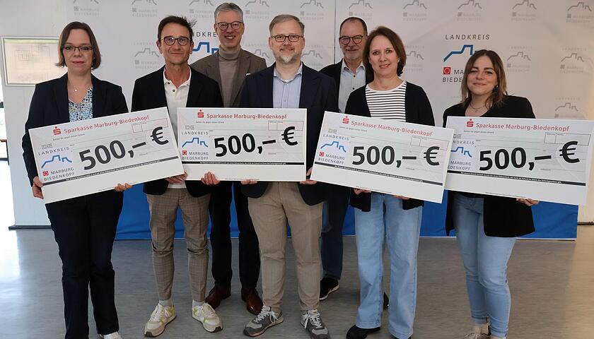 Schulen erhalten Spenden vom &bdquo;H&ouml;rgenuss&ldquo;