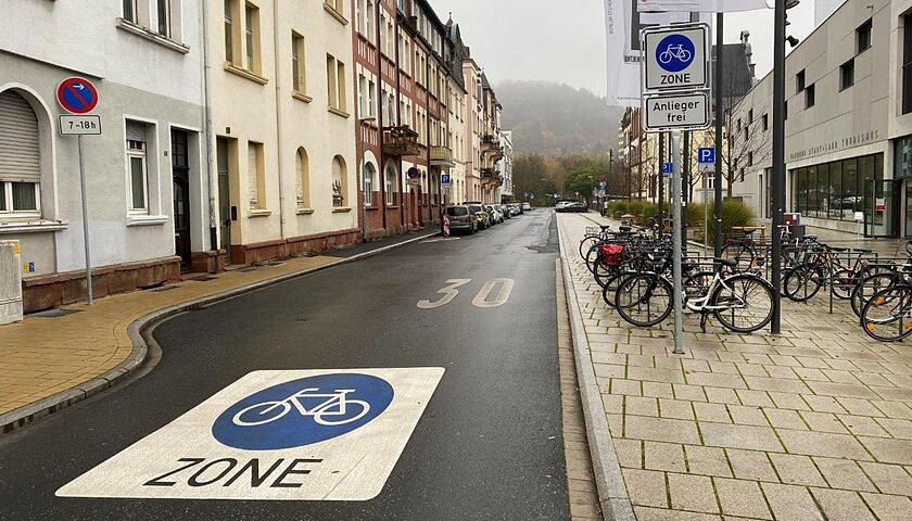 Fahrradzone-Uferstrasse_Fot