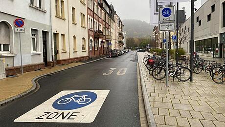 Fahrradzone-Uferstrasse_Fot