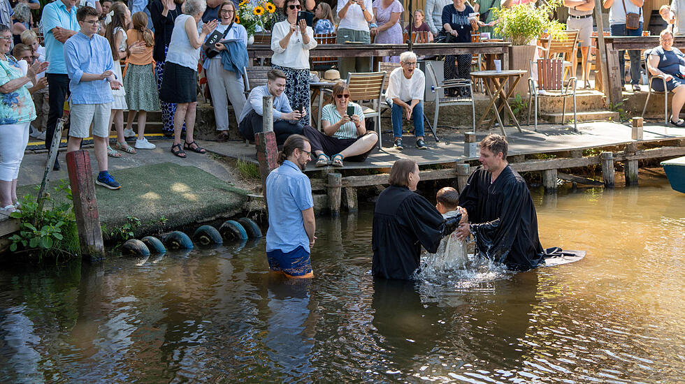 SM_F_TauffestStadt_TaufeimF