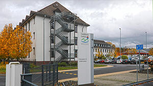 image912K19M7_071125