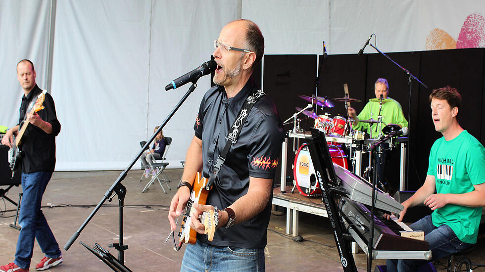 LGS_Neunte Stadtfest-Bühne