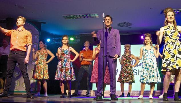 age_sis_hairspray_0028_2009