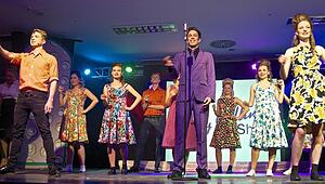 age_sis_hairspray_0028_2009