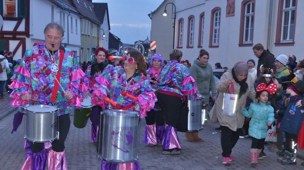 Rathausst&uuml;rmung, Umzug und Faschingsparty in Rosbach