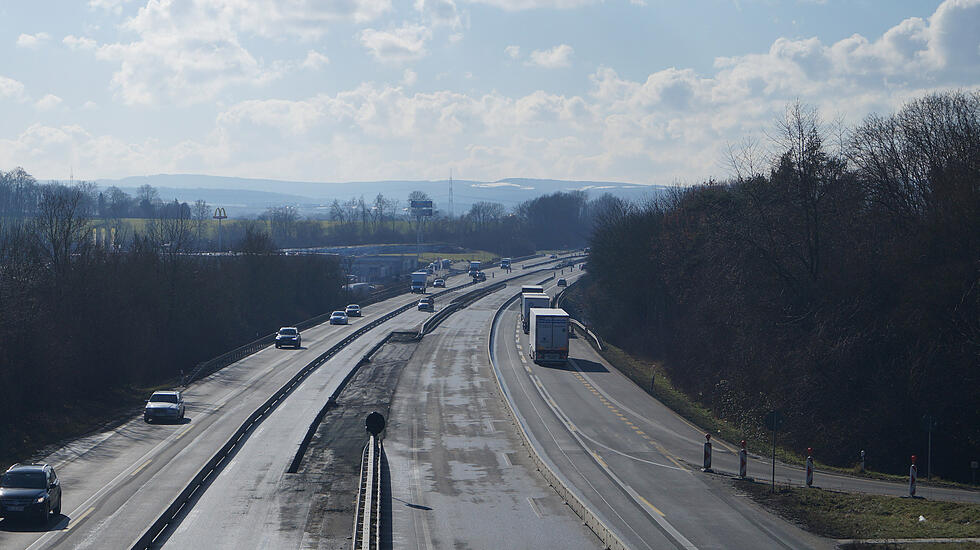 Linden: Brückenbau A 485, Bauherr: Hessen Mobil, Baubeginn: Februar 2018, Fertigstellung: Februar 2019, Baukosten: 28 Millionen Euro