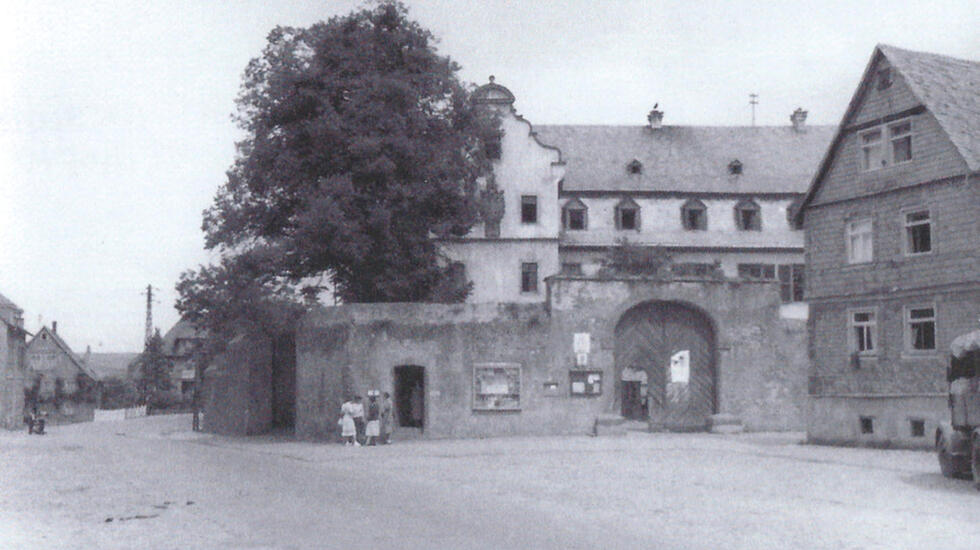 Das Schloss um die Mitte des 20. Jahrhunderts.
